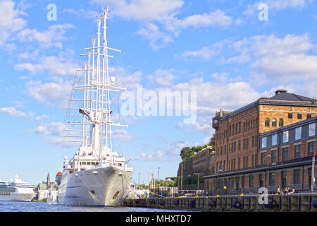 Stockholm, Suède, le 11 août 2012 : le Wind Surf, l'un des plus grands navires de croisière à voile au monde, fait une escale à Stockholm- Banque D'Images