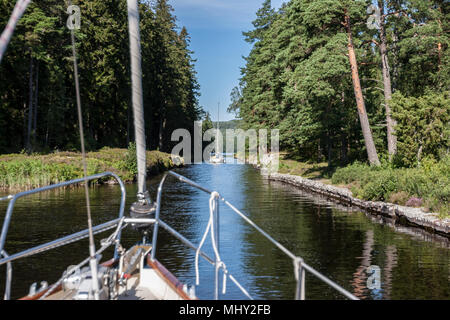 Les bateaux de plaisance dans le Goetacanal,Sweden Banque D'Images