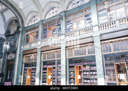 Galleria San Federico, galerie historique avec Lux cinéma, intérieur, Turin, Italie Banque D'Images