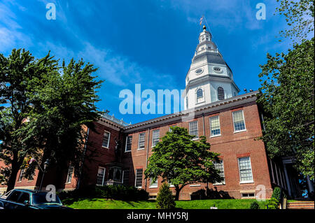 /Annapolis Maryland/USA - 07.14.2013 : Maryland State House avec ciel bleu au-dessus. Capitale de l'United States entre 1783-1784. Banque D'Images