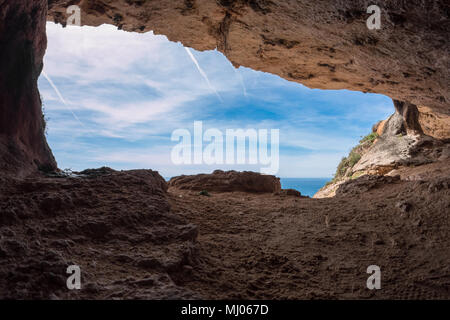 La péninsule rocheuse de Capo Caccia, avec de hautes falaises, est situé près de Alghero ; dans ce domaine, il y a les célèbres Grottes de Neptune Banque D'Images