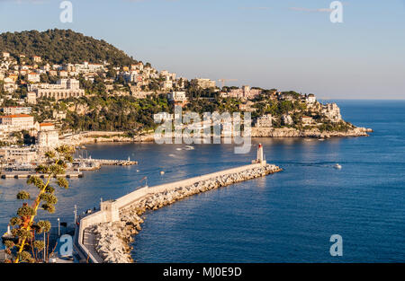 Le Mont Boron comme vu à partir de la Colline du chateau - Nice - France Banque D'Images