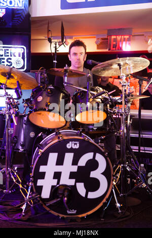 NEW YORK, NY - 5 octobre : Glen Power du script en live à la Grotte du ventilateur MLB Concert Series à New York. Le 5 octobre 2012. © Diego Corredor/MediaPunch Inc. Banque D'Images