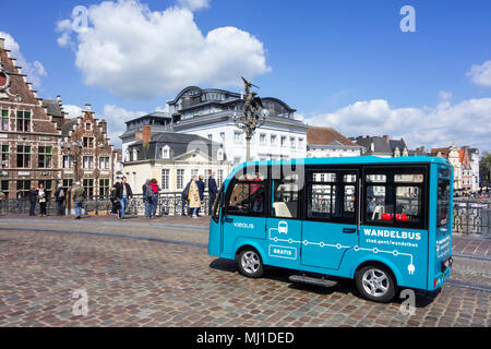 Marche / Wandelbus Keolis bus, navettes électriques équitation dans la zone piétonne du centre-ville historique de Gand, Flandre orientale, Belgique Banque D'Images