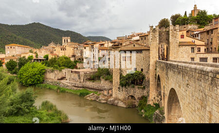 Besalu village médiéval en Catalogne, Espagne Banque D'Images