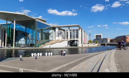 BERLIN, ALLEMAGNE - Apr 28, 2018 : Le bâtiment Marie-Elisabeth Luders Haus. L'un des bâtiments dans le nouveau complexe parlementaire dans le nouveau quartier du gouvernement o Banque D'Images