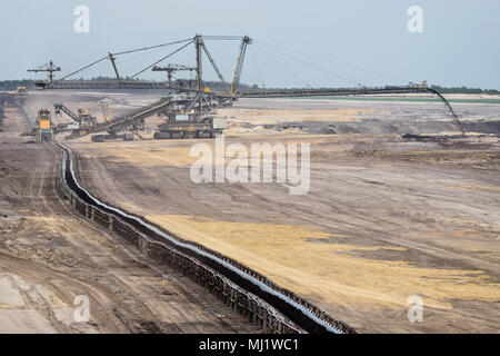 Les mines à ciel ouvert de charbon mou en Lusace, Allemagne Banque D'Images