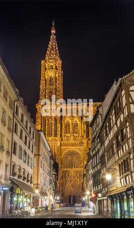 Vue de la cathédrale de Strasbourg (Notre-Dame de Strasbourg). L'Alsace, Banque D'Images