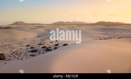 Vue aérienne de désert de dunes, Fuerteventura Banque D'Images