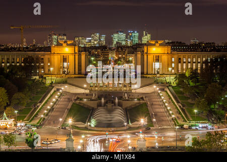 Le Palais de Chaillot, le TrocadÃ©ro et de la DÃ©fense comme vu f Banque D'Images