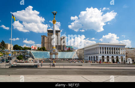 La place de l'Indépendance à Kiev, Ukraine Banque D'Images