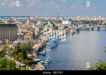 Vue de Kiev à partir d'un point d'observation sur le Dniepr. L'Ukraine Banque D'Images