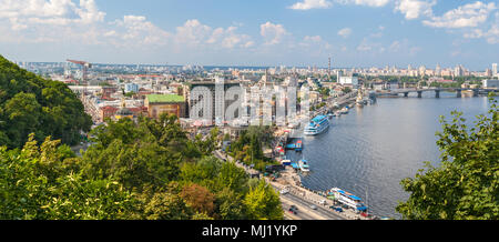 Avis de Podil à partir d'un point d'observation sur le Dniepr. Kiev, Banque D'Images