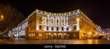 Bâtiments sur Primorskiy bulvar à Odessa, Ukraine Banque D'Images