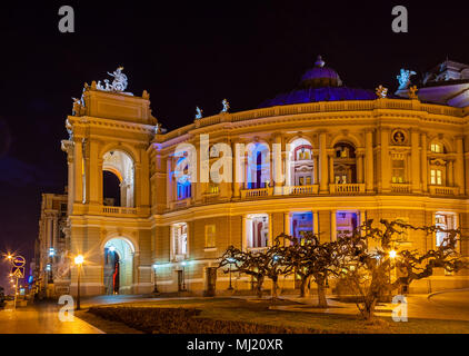 Théâtre de ballet et d'Opéra d'Odessa dans la nuit. L'Ukraine Banque D'Images