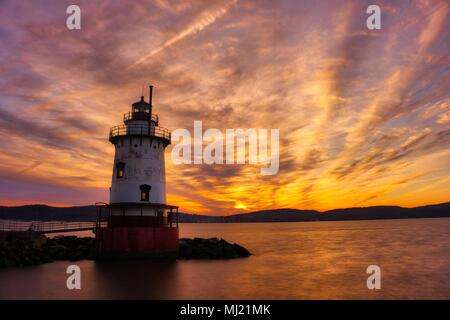 Tarrytown Lighthouse à New York (heure d'or) Banque D'Images