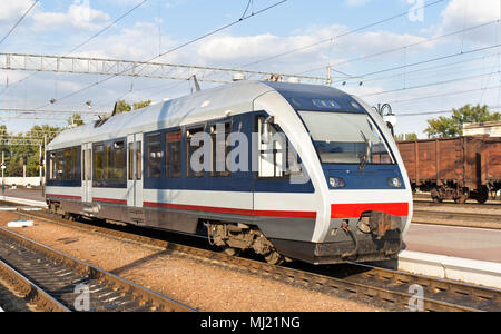 Railbus moderne à Krementchoug, Ukraine Banque D'Images