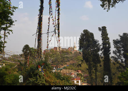 Avis de Swayambhunath Stupa sur une colline à Katmandou, Népal Banque D'Images