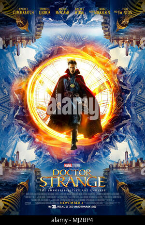 Docteur Strange (2016) réalisé par Scott Derrickson et avec Benedict Cumberbatch, Chiwetel Ejiofor et Rachel McAdams. Le Dr Stephen Strange découvre un monde de l'art mystique, métaphysique et de magie. Banque D'Images