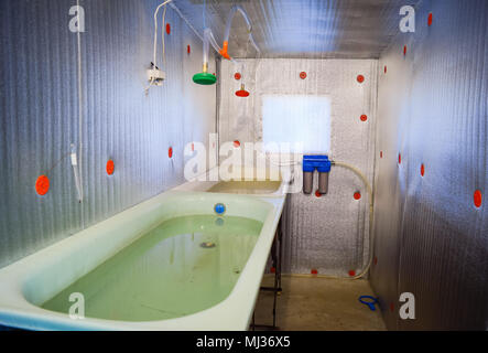 Un prix pour la croissance des alevins de poissons. Baignoire pour la RFY. Un poisson-nursery Banque D'Images