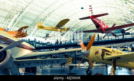 Vintage et historique de plans sur l'affichage à l'Steven F. Udvar-Hazy Center en Virginie Banque D'Images