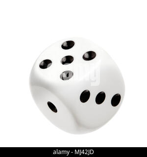 Un plâtre dés blanc isolé sur fond blanc. Banque D'Images