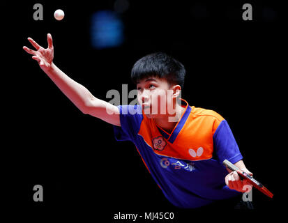 Halmstad, Suède. 3 mai, 2018. Yun-Ju Lin du Taipei chinois au cours de la concurrence groupe hommes ronde de 16 match contre Jon Persson de la Suède à la 2018 World Team Tennis de Table championnats en Halmstad, Suède, le 3 mai 2018. Le Taipei chinois a perdu 2-3. Credit : Ye Pingfan/Xinhua/Alamy Live News Banque D'Images