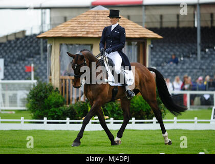 Le Gloucestershire, Royaume-Uni. 4e mai 2018. Lissa équitation vert Astoria pendant la phase de dressage du 2018 Mitsubishi Motors Badminton Horse Trials, Badminton, Royaume-Uni. Jonathan Clarke/Alamy Live News Banque D'Images