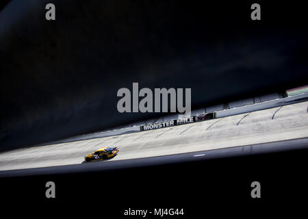 Dover, Delaware, USA. 4 mai, 2018. Daniel Hemric (21) tient à la voie à la pratique pour l'OneMain Financial 200 au circuit automobile international de Dover à Dover, Delaware. Crédit : Justin R. Noe Asp Inc/ASP/ZUMA/Alamy Fil Live News Banque D'Images