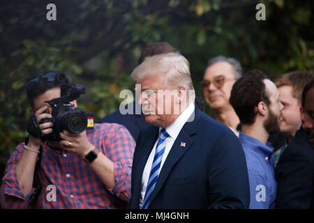 Washington, DC, USA. 4 mai, 2018. Le président Donald Trump retourne à la Maison Blanche après un voyage à Dallas pour l'ANR sur le leadership. Crédit : Michael Candelori/ZUMA/Alamy Fil Live News Banque D'Images