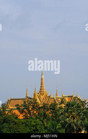 Dans la salle du trône du Palais Royal, Phnom Penh, Cambodge. Banque D'Images