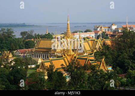 Dans la salle du trône du Palais Royal, Phnom Penh, Cambodge. Banque D'Images