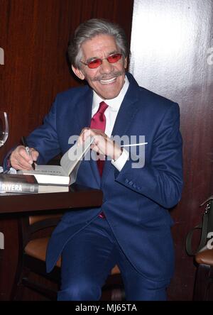 Lancement de livre pour Geraldo Rivera's 'La Geraldo Show : A Memoir", tenue à Del Frisco's Grille, à New York. En vedette : Geraldo Rivera Où : New York City, New York, United States Quand : 02 Avr 2018 Crédit : LK/WENN Banque D'Images