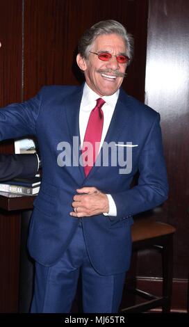 Lancement de livre pour Geraldo Rivera's 'La Geraldo Show : A Memoir", tenue à Del Frisco's Grille, à New York. En vedette : Geraldo Rivera Où : New York City, New York, United States Quand : 02 Avr 2018 Crédit : LK/WENN Banque D'Images