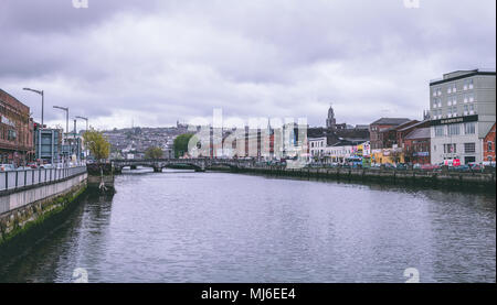 3 mai 2018, Cork, Irlande - St Patrick's Bridge, et de Saint Patrick's Quay Street Banque D'Images