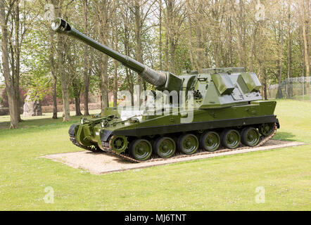 En tant que Britannique SP-90 gunship automoteur réservoir, Régiment royal de l'Artillerie, Larkhill, WILTSHIRE, England, UK Banque D'Images