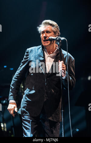 Bryan Ferry effectuant au St David's Hall de Cardiff, - 9 Avril 2018 Banque D'Images