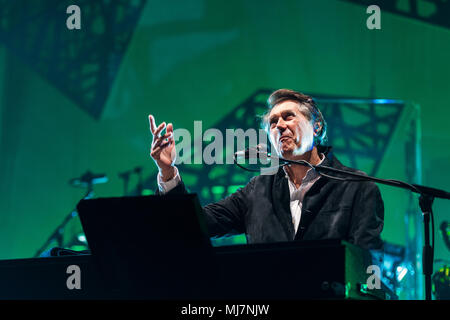 Bryan Ferry effectuant au St David's Hall de Cardiff, - 9 Avril 2018 Banque D'Images