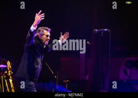 Bryan Ferry effectuant au St David's Hall de Cardiff, - 9 Avril 2018 Banque D'Images