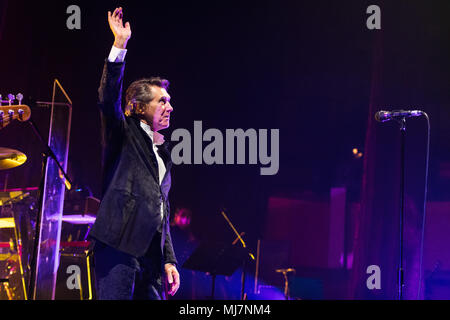 Bryan Ferry effectuant au St David's Hall de Cardiff, - 9 Avril 2018 Banque D'Images
