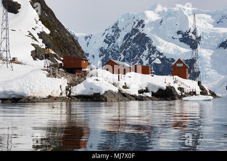 Brown Station est une base antarctique argentin et la station de recherche scientifique nommé d'après l'amiral William Brown, le père de la marine argentine locat Banque D'Images