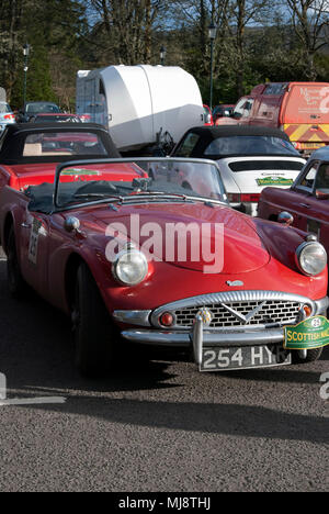 1960 Daimler SP250 Dart Rouge Vintage Sports Car la main droite avant côté conducteur de hors-jeu 1960 Daimler SP250 Red Dart 2 britannique porte deux covertible Banque D'Images