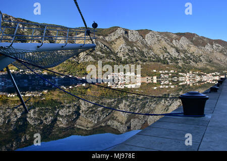 Tôt le matin dans le port de Kotor, Monténégro Banque D'Images