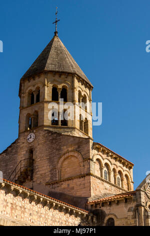 Église Saint Julien. Église romane de Chauriat village. Puy de Dôme. L'Auvergne. France Banque D'Images