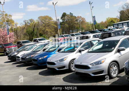 Ford Fiesta, Focus et la fusion des voitures particulières sur un lot revendeur de Seaford, Delaware le 29 avril 2018. Banque D'Images