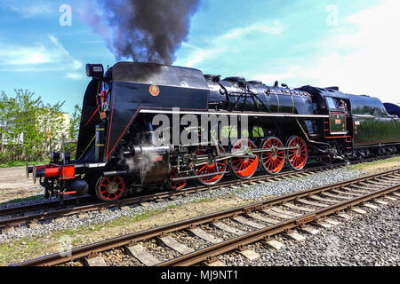 Train Locomotive historique tchèque 475,1 était une locomotive à vapeur fabriquée en 1948 Skoda Plzen. Surnommée la femme noble, République Tchèque Banque D'Images