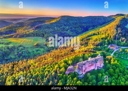 Château de Fleckenstein dans le nord des Vosges - Bas-Rhin, France Banque D'Images