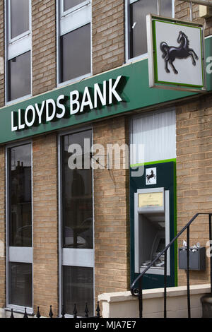 La succursale locale de la banque Lloyds sur Bath Road, Cheltenham, Gloucestershire. Banque D'Images