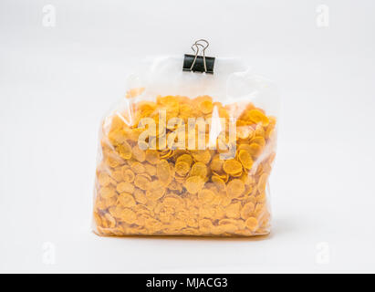 Des Cornflakes dans un sac en plastique Banque D'Images