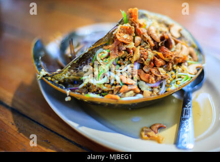 Fruits de mer traditionnelle thaïlandaise, épicée Limule Salade aux Œufs Banque D'Images